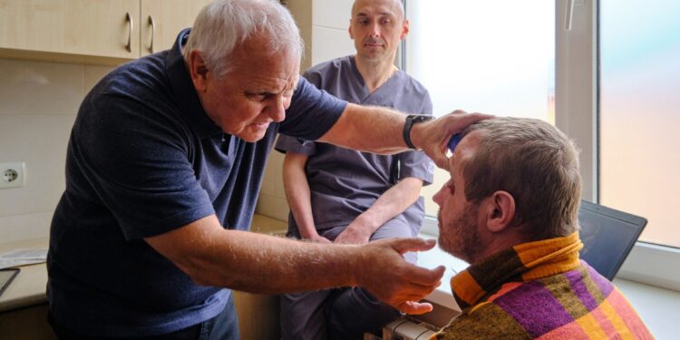 Медична допомога з канади