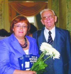 «ПОВАЛІЙ КРАДЕ ПІСНІ МОГО БРАТА»