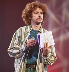 КНИГУ З АВТОГРАФОМ ЛІНИ КОСТЕНКО ПРОДАЛИ НА АУКЦІОНІ ДОПОМОГИ ЗСУ