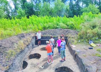 Повернення через століття