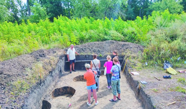 Повернення через століття