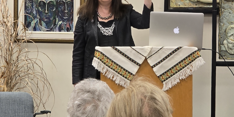 Подорож театром життя: Презентація книги спогадів «Моя дорога до Канади» Іроїди Лебідь-Винницької та Оксани Винницької-Юсипович