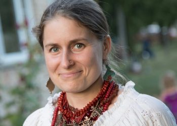 Bozena Hrycyna awarded 2025 “REACH Mentorship/Residency for the Arts” funding