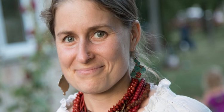 Bozena Hrycyna awarded 2025 “REACH Mentorship/Residency for the Arts” funding