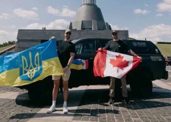 Канадці доставили військову машину в Україну