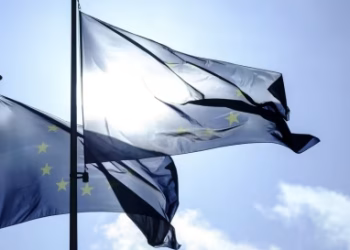 Єврокомісія вкрай стурбована скандальним законом про НАБУ і САП та чекає пояснень Києва