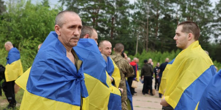Україна повернула з полону ще одну групу Захисників