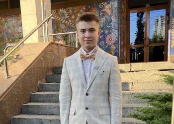 Студент, який навчається у 5 університетах