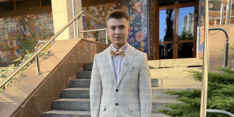 Студент, який навчається у 5 університетах