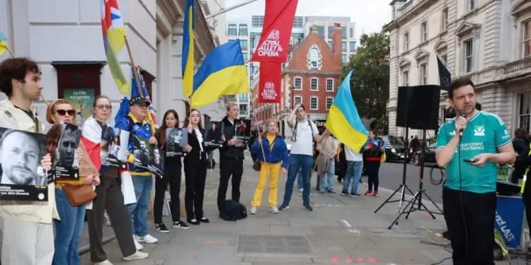 Українці увімкнули сирену в Лондоні під час виступу пропутінської оперної співачки Нетребко