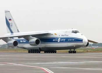 Арештований російський вантажний літак, що стоїть у Торонті, зрушив із місця