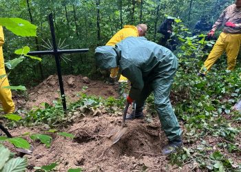 Українська експедиція почала пошуково-ексгумаційні роботи на території Польщі