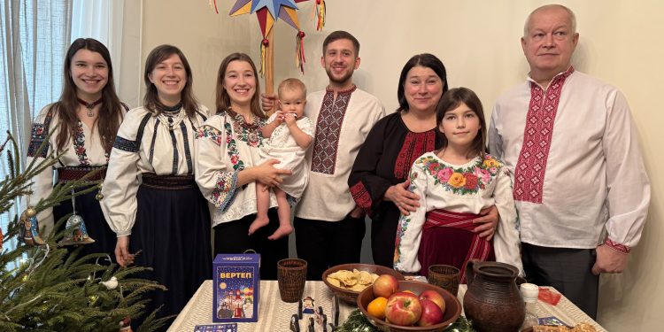 Tернопільська родина створила настільну гру «Вертеп»