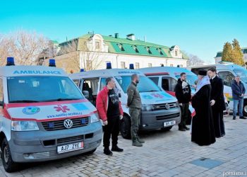 Предстоятель благословив та передав захисникам Батьківщини 22 автомобілі