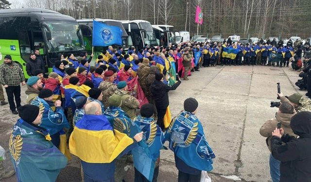 Великий обмін: Україна повернула з полону РФ ще 200 захисників