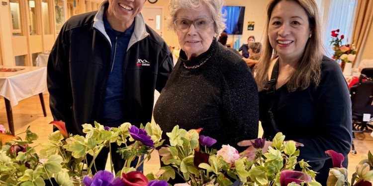 Flowers as Service: Randy and Cris Bring Kindness in a Mason Jar