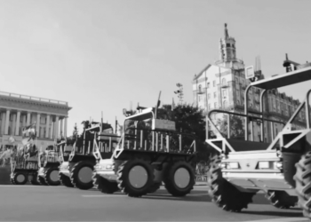 Україна показала майбутнє війни: дрони замість військового параду